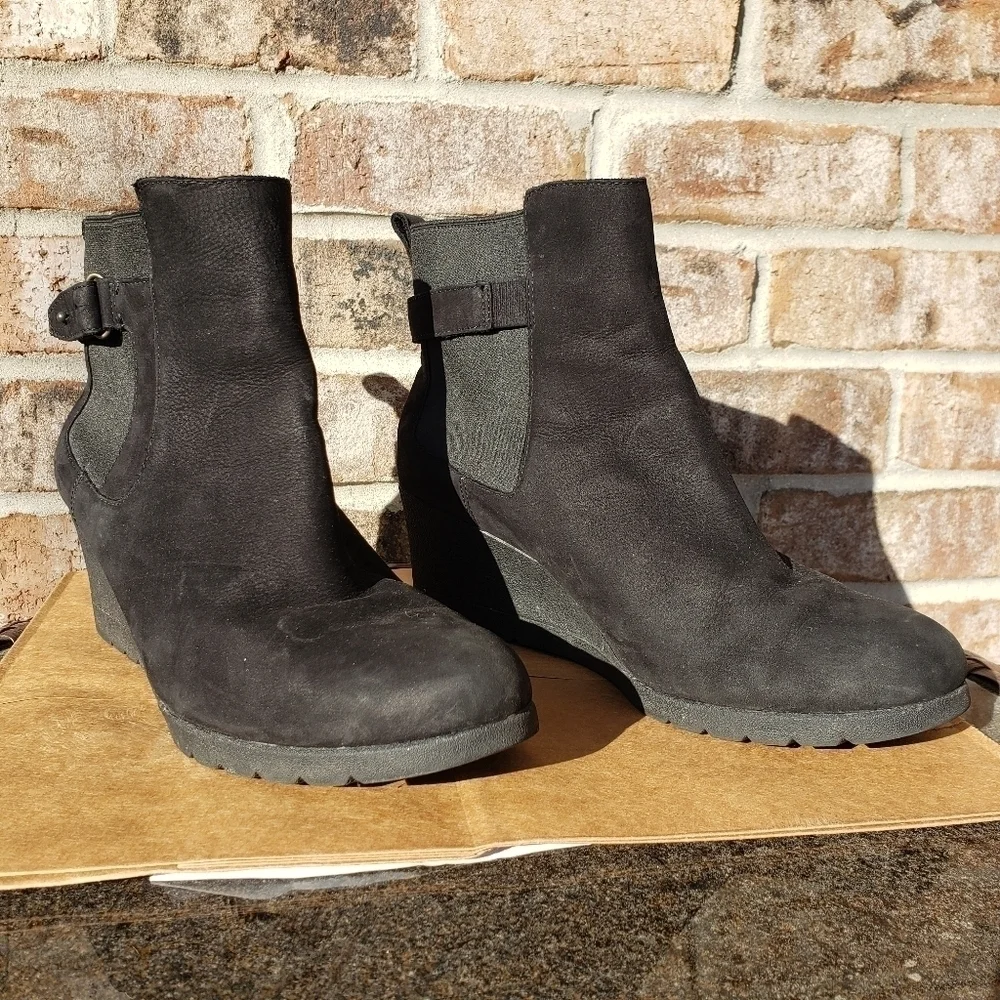 Ugg Indra Suede Leather Wedge Boots Black Size 10